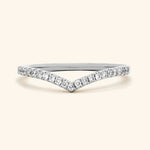 18K White Gold V-Shaped Curve Diamond Ring