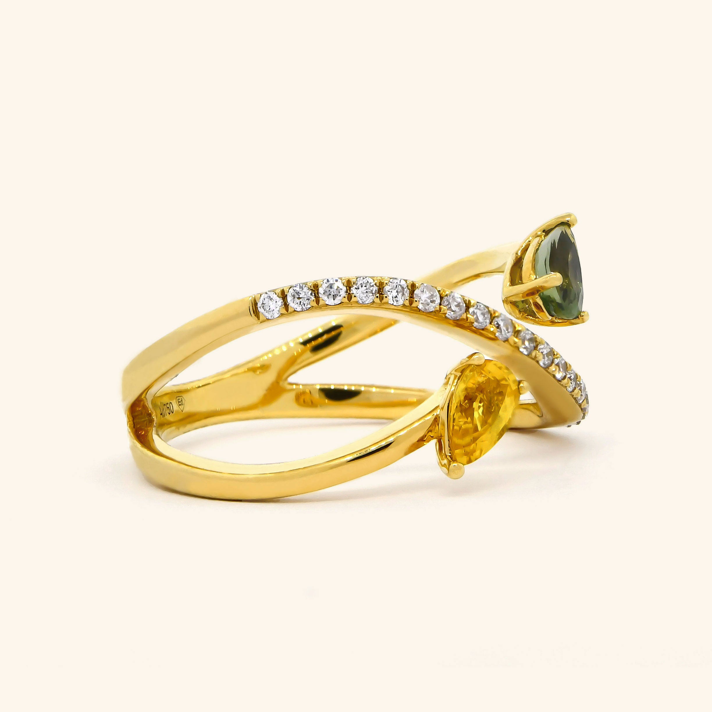 18K Yellow Gold Mixed Yellow Sapphire and Green Sapphire Spinal Diamond Ring